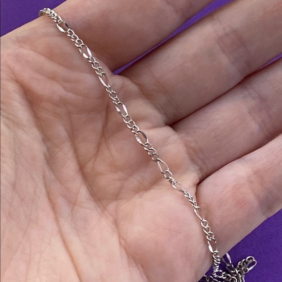 💛 Elegant Silver Plated Figaro Chain Necklace - Picture 4 of 5